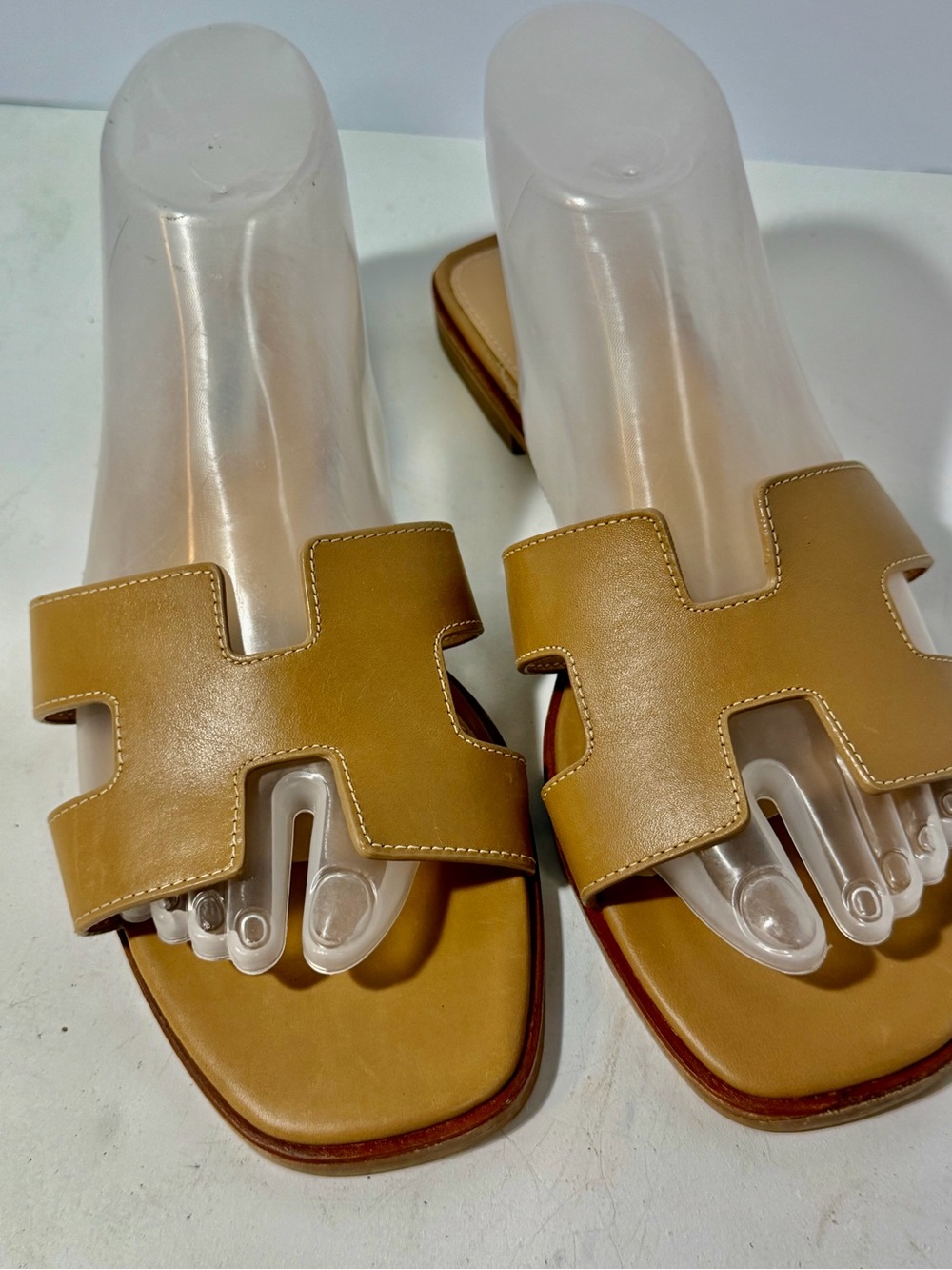 Steve Madden Tan H-Cut Slip-On Mules - Picture 2 of 5